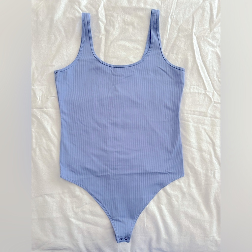 Abercrombie & Fitch Women's Blue Seamless Rib Fabric Scoopneck Bodysuit size L